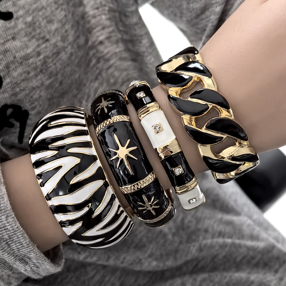 Braccialetti larghi in metallo - Zebra Tablet Accessories recensione e prezzo